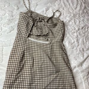 Patterned strapping dress